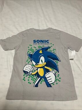 NWT Boy’s Sonic the Hedgehog Graphic Tee in Light Gray Size M